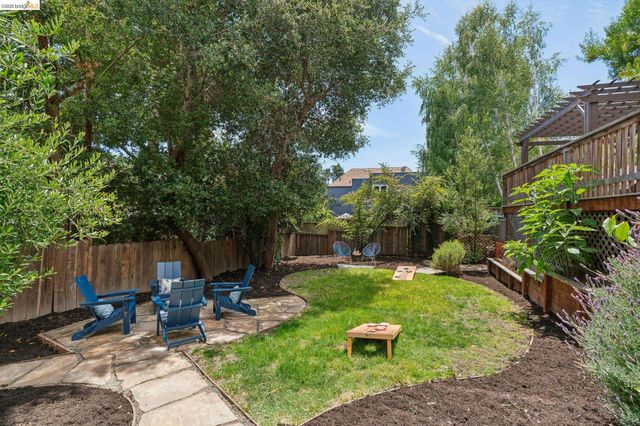 815 Portal Ave, Oakland, CA 94610