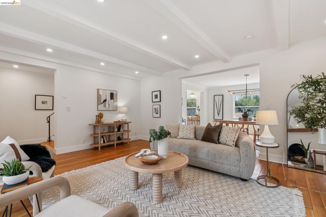 815 Portal Ave, Oakland, CA 94610