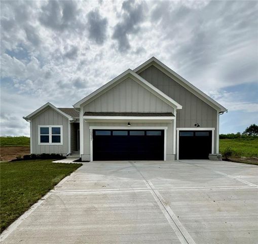 8939 SW 6th Street, Blue Springs, MO 64064