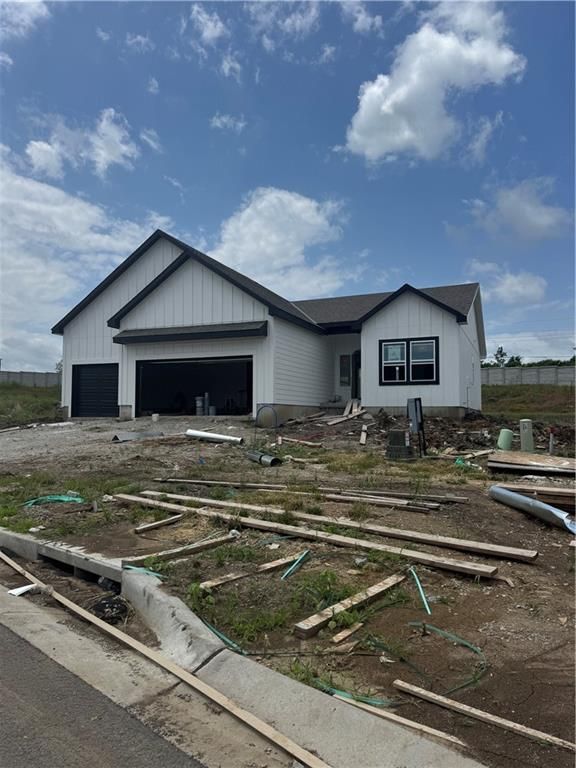 8939 SW 6th Street, Blue Springs, MO 64064