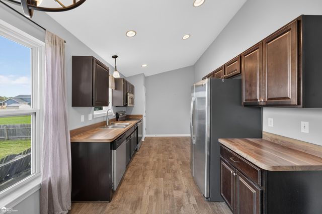 1419 Pondview Drive, Davison, MI 48423