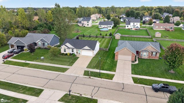 1419 Pondview Drive, Davison, MI 48423