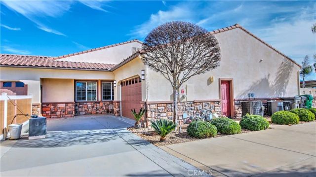 923 Union, Cherry Valley, CA 92223