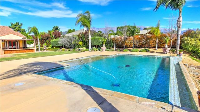 923 Union, Cherry Valley, CA 92223