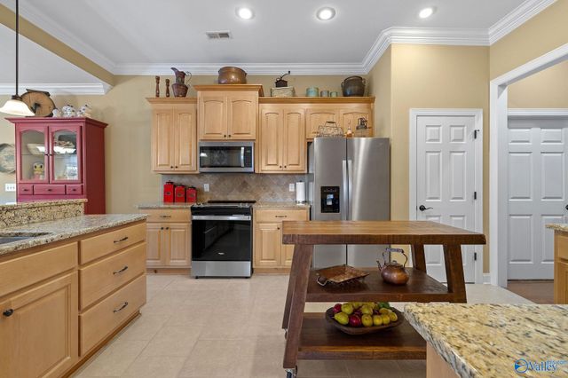 6606 Lizzie Lane SE, Owens Cross Roads, AL 35763