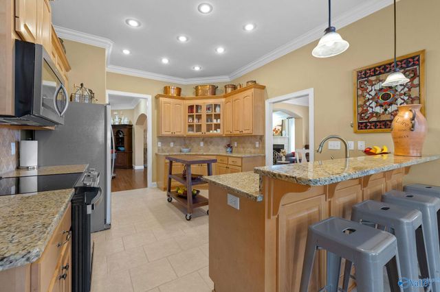 6606 Lizzie Lane SE, Owens Cross Roads, AL 35763