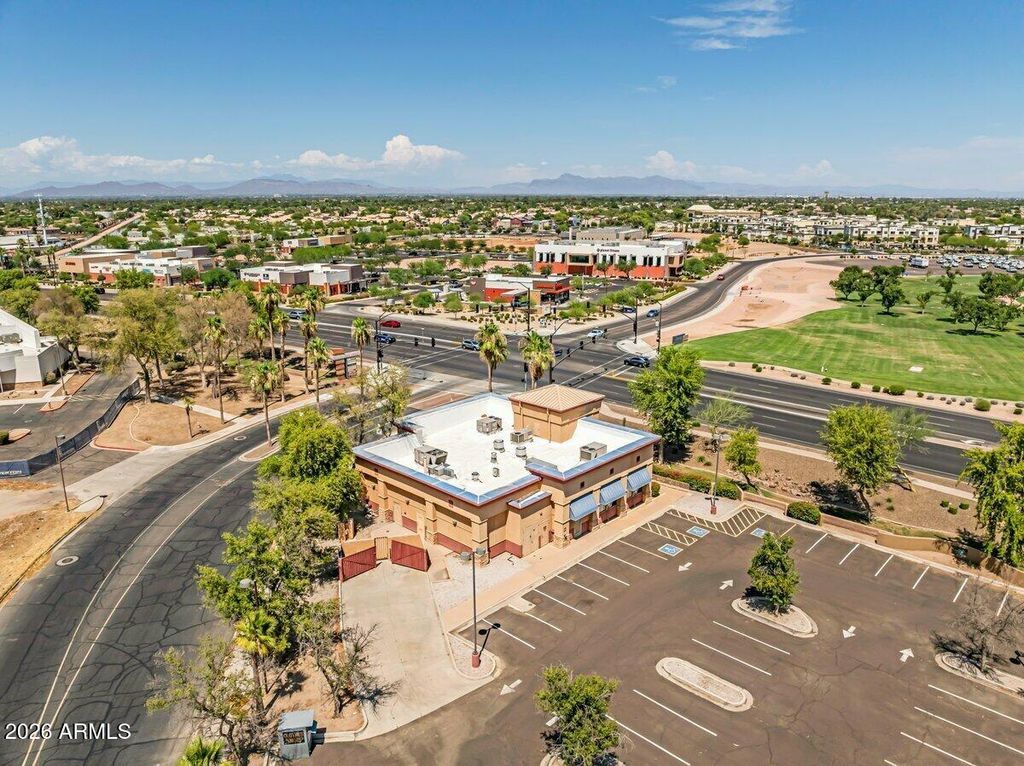 920 S GILBERT Road, Gilbert, AZ 85296 — exterior