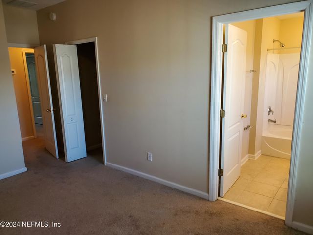 1881 BISCAYNE BAY Circle, Jacksonville, FL 32218