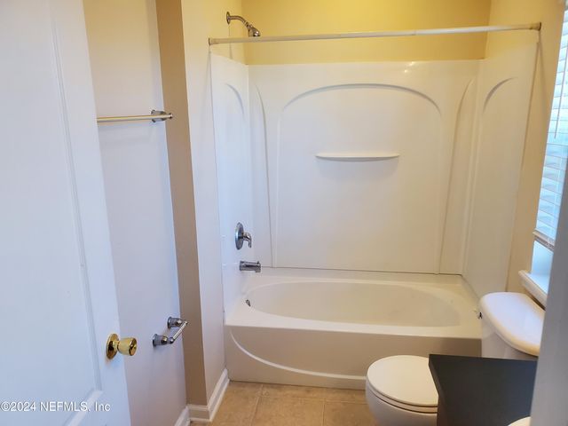 1881 BISCAYNE BAY Circle, Jacksonville, FL 32218