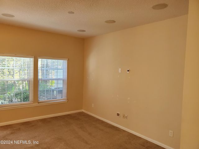 1881 BISCAYNE BAY Circle, Jacksonville, FL 32218
