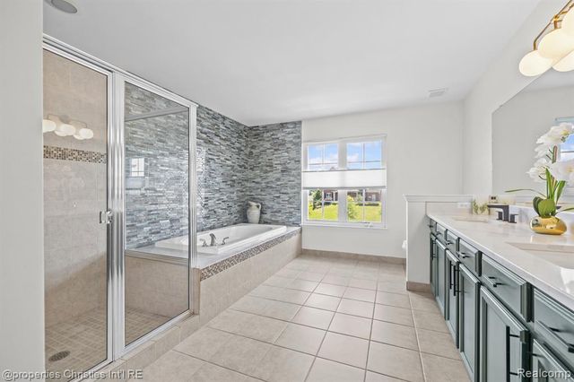 578 Red Bank Drive, White Lake, MI 48386