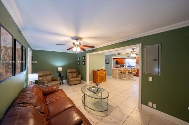 15552 SW 48th St, Miami, FL 33185