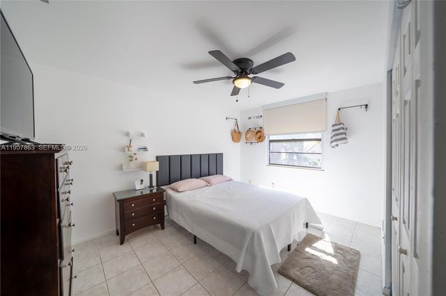 15552 SW 48th St, Miami, FL 33185