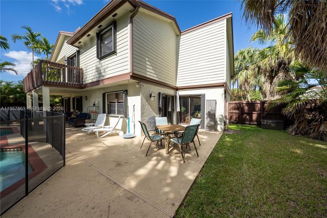 15552 SW 48th St, Miami, FL 33185