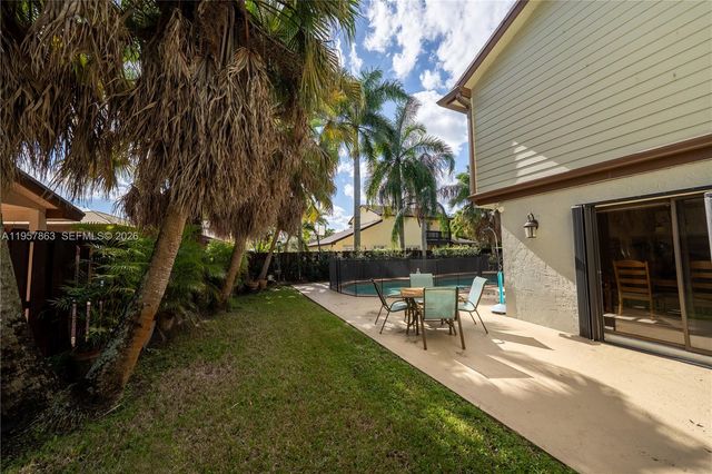 15552 SW 48th St, Miami, FL 33185