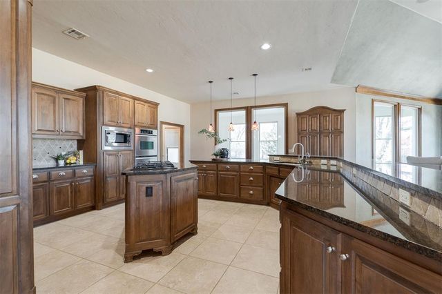 4209 Caliburn Parkway, Edmond, OK 73034