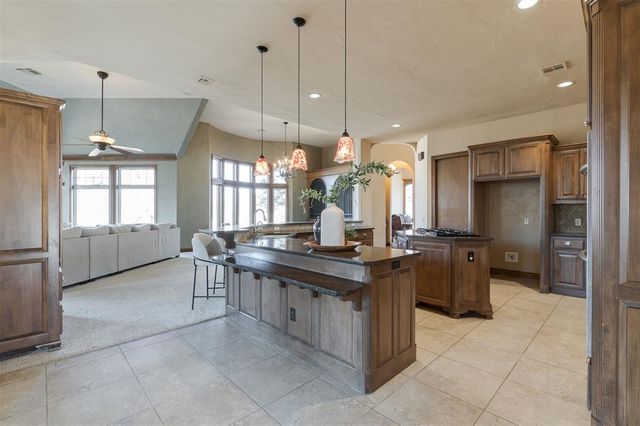 4209 Caliburn Parkway, Edmond, OK 73034