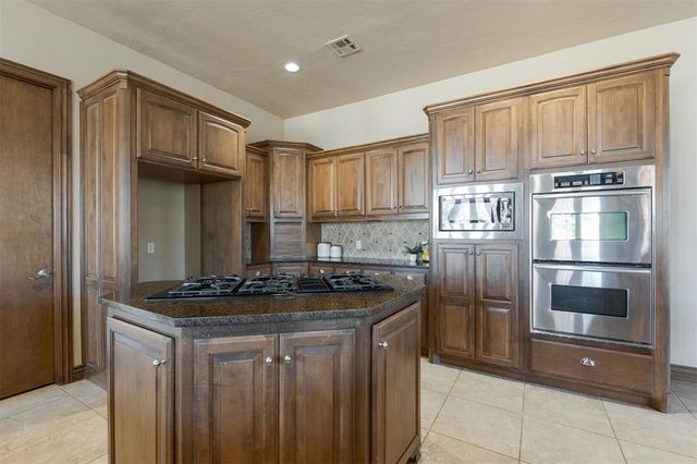 4209 Caliburn Parkway, Edmond, OK 73034