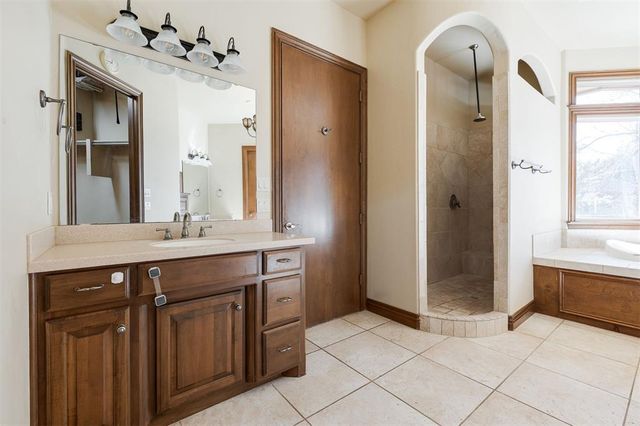 4209 Caliburn Parkway, Edmond, OK 73034