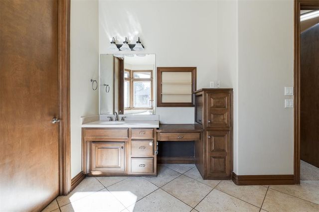 4209 Caliburn Parkway, Edmond, OK 73034