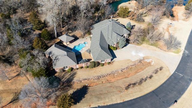 4209 Caliburn Parkway, Edmond, OK 73034