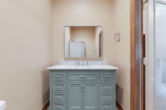 4209 Caliburn Parkway, Edmond, OK 73034