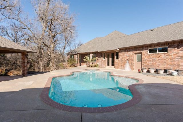 4209 Caliburn Parkway, Edmond, OK 73034