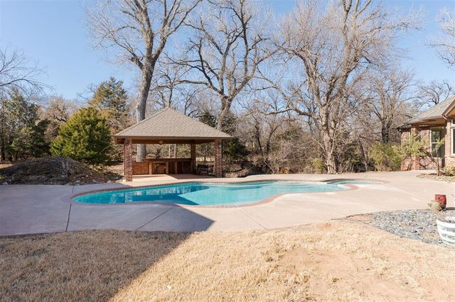 4209 Caliburn Parkway, Edmond, OK 73034