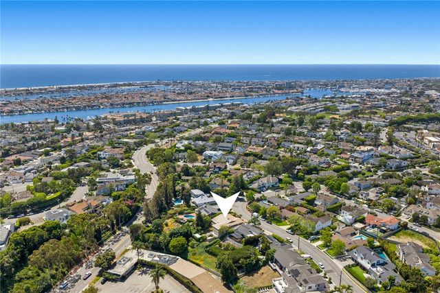 608 Saint James Place, Newport Beach, CA 92663