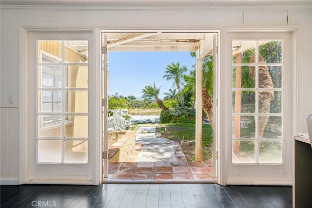 608 Saint James Place, Newport Beach, CA 92663