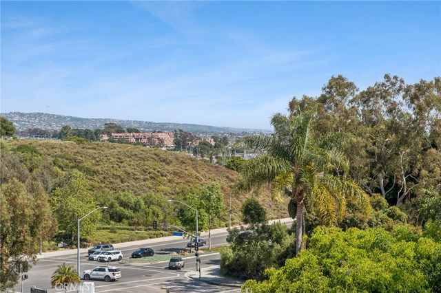 608 Saint James Place, Newport Beach, CA 92663