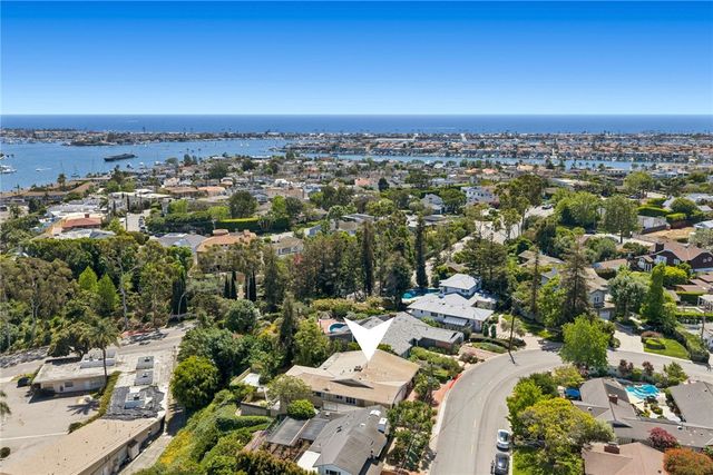 608 Saint James Place, Newport Beach, CA 92663