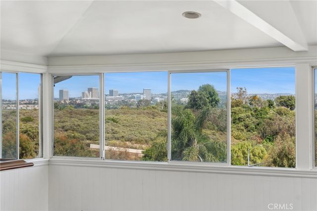 608 Saint James Place, Newport Beach, CA 92663