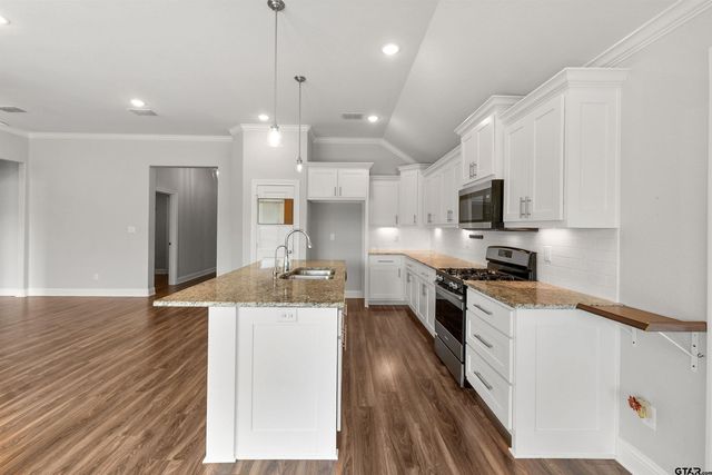 11317 Lindsey Gardens, Tyler, TX 75709