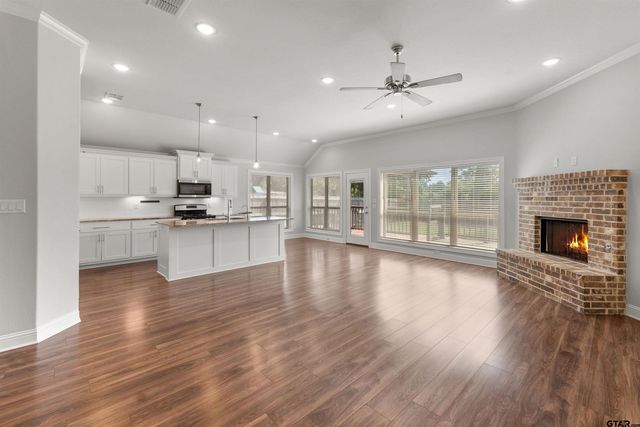 11317 Lindsey Gardens, Tyler, TX 75709