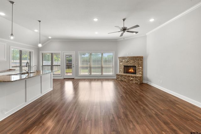 11317 Lindsey Gardens, Tyler, TX 75709