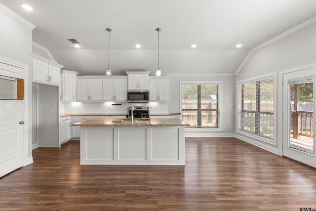 11317 Lindsey Gardens, Tyler, TX 75709