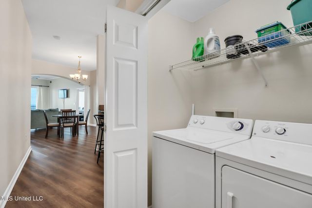 2228 Beach Drive, 1404, Gulfport, MS 39507