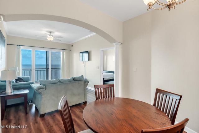 2228 Beach Drive, 1404, Gulfport, MS 39507