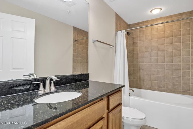 2228 Beach Drive, 1404, Gulfport, MS 39507