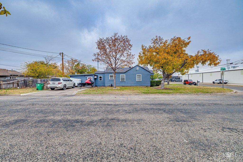 Image 24 of property listing at 121 S Tyler St, San Angelo, TX 76901