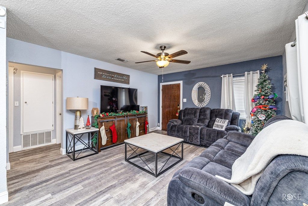 Image 7 of property listing at 121 S Tyler St, San Angelo, TX 76901