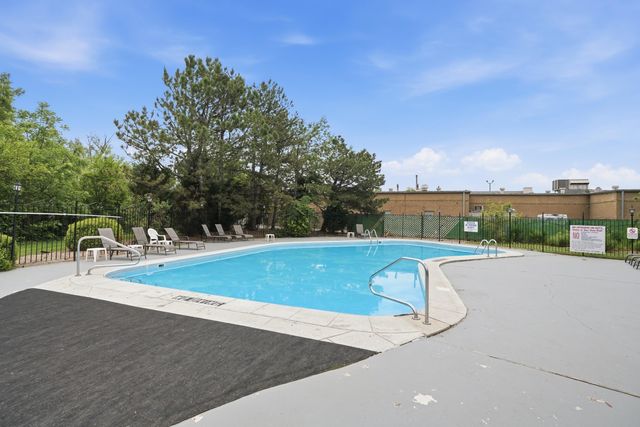 1725 Homan Drive 204, Schererville, IN 46375