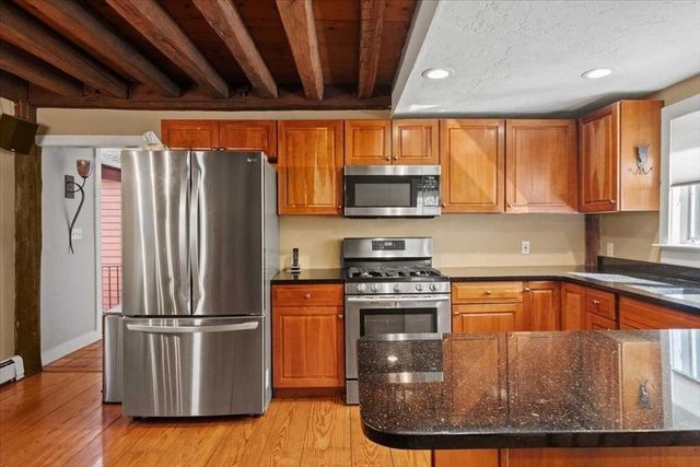 9 Bay Path Dr, Boylston, MA 01505