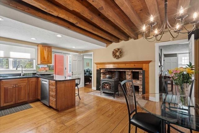 9 Bay Path Dr, Boylston, MA 01505