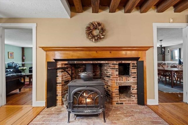 9 Bay Path Dr, Boylston, MA 01505