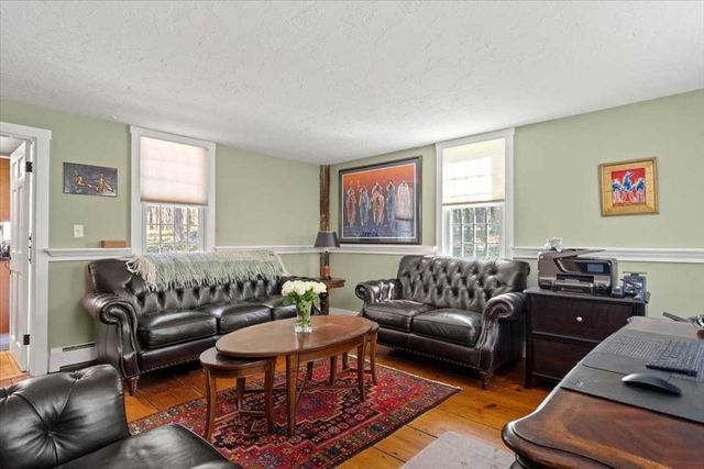 9 Bay Path Dr, Boylston, MA 01505