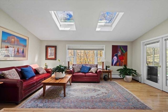 9 Bay Path Dr, Boylston, MA 01505