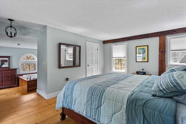 9 Bay Path Dr, Boylston, MA 01505