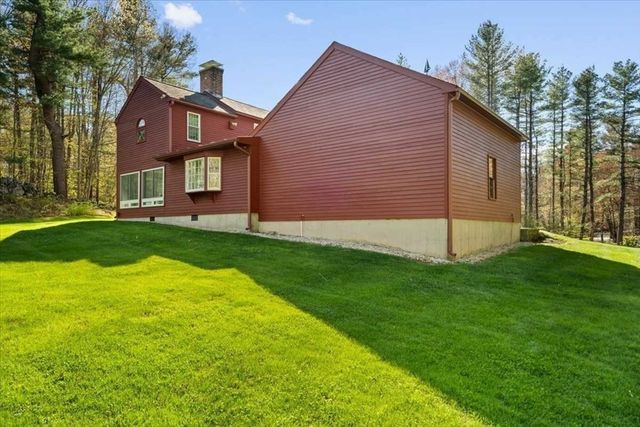 9 Bay Path Dr, Boylston, MA 01505